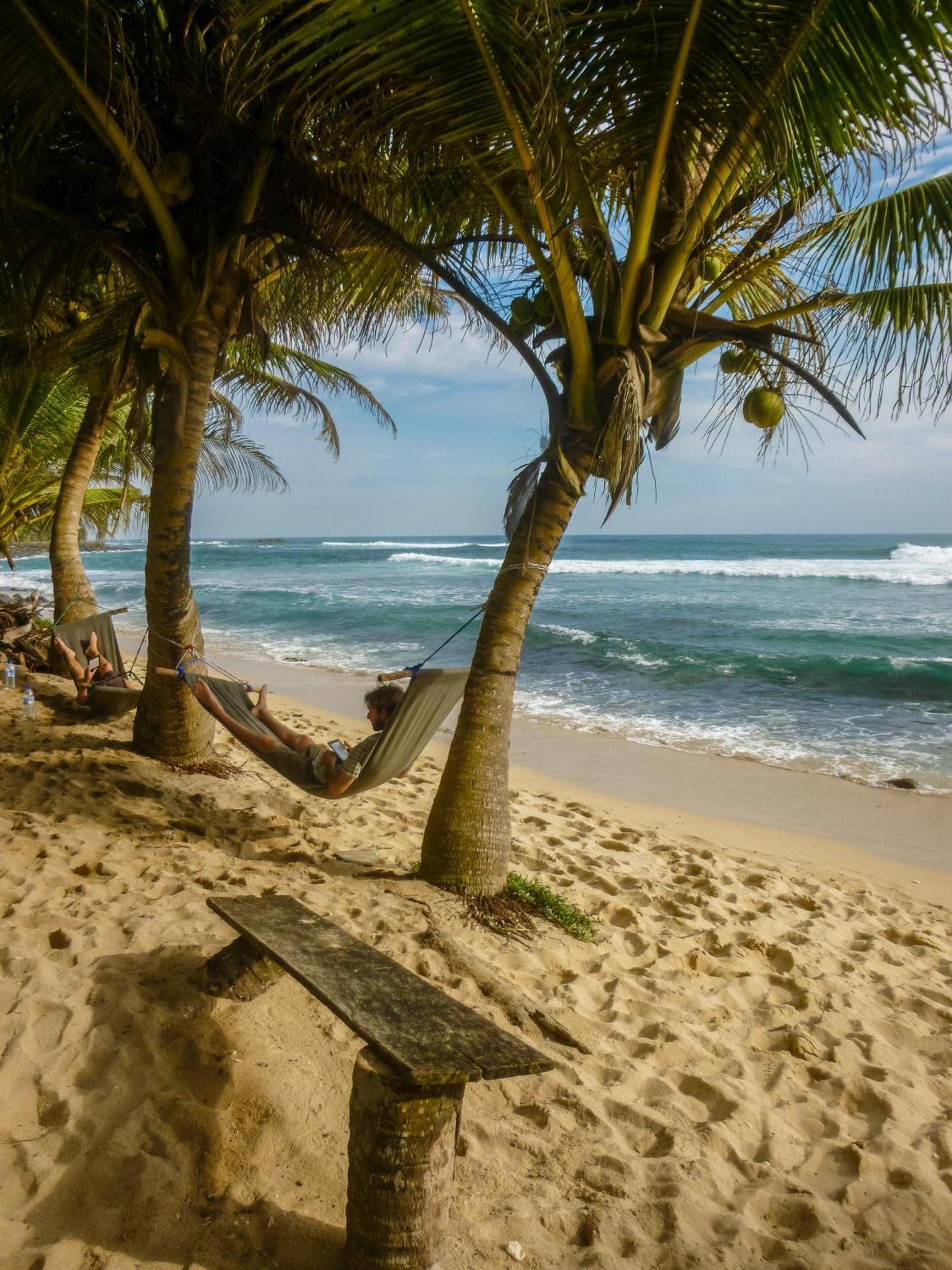 Ram'S Surfing Beach,Midigama Exterior photo