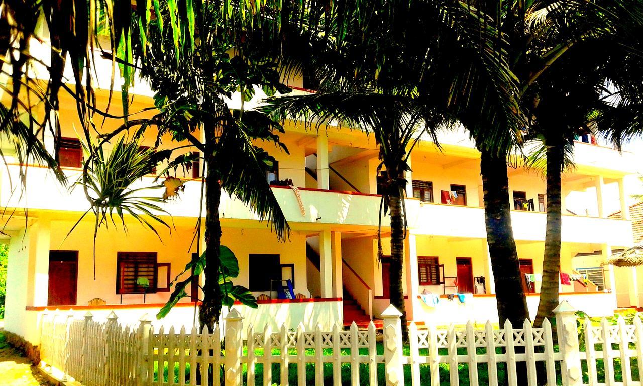 Ram'S Surfing Beach,Midigama Hotel Exterior photo