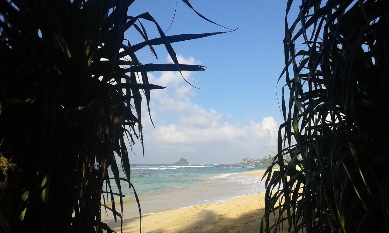 Ram'S Surfing Beach,Midigama Hotel Exterior photo