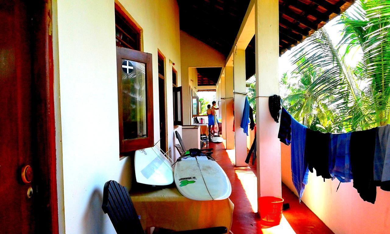 Ram'S Surfing Beach,Midigama Hotel Exterior photo