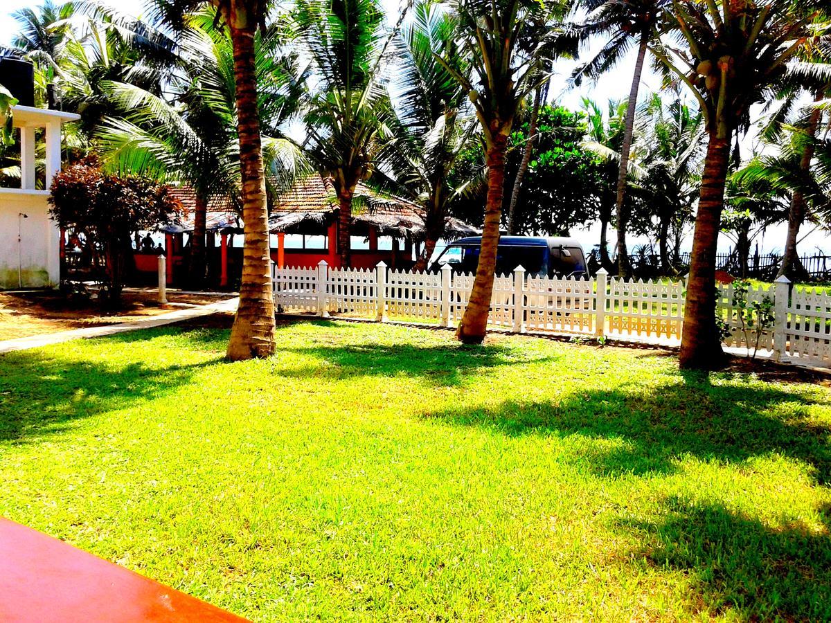 Ram'S Surfing Beach,Midigama Exterior photo