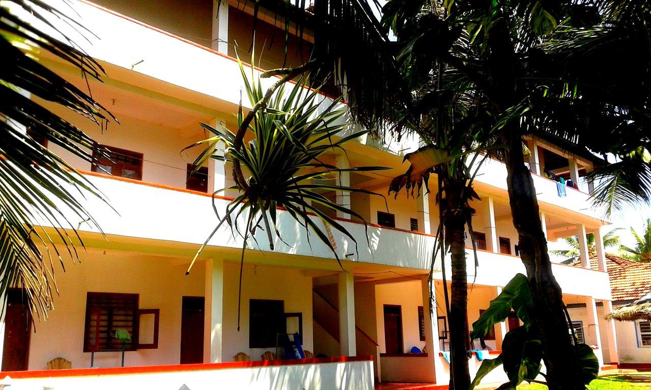 Ram'S Surfing Beach,Midigama Exterior photo