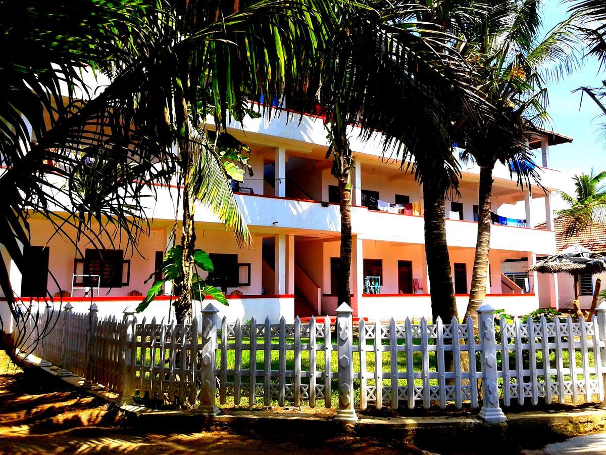 Ram'S Surfing Beach,Midigama Hotel Exterior photo