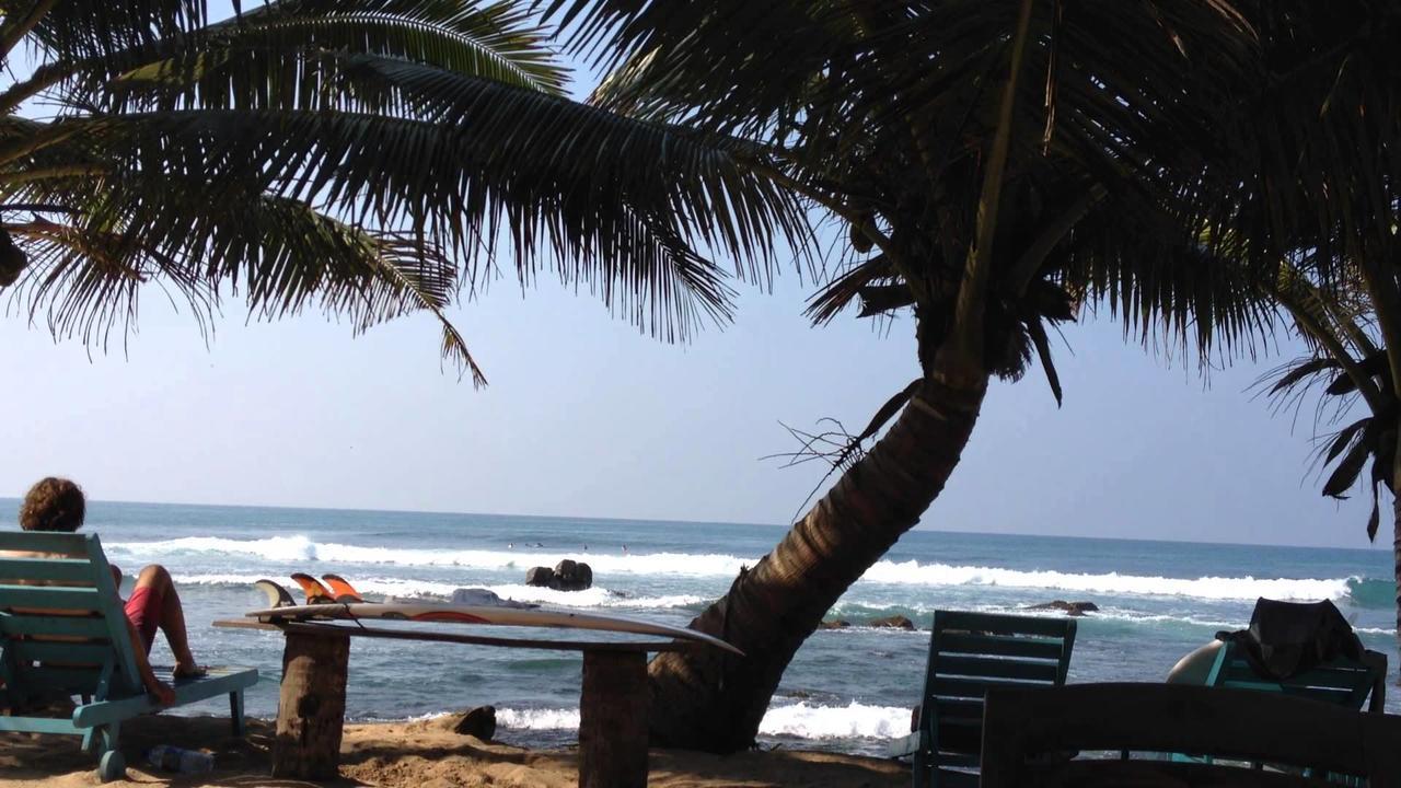 Ram'S Surfing Beach,Midigama Hotel Exterior photo