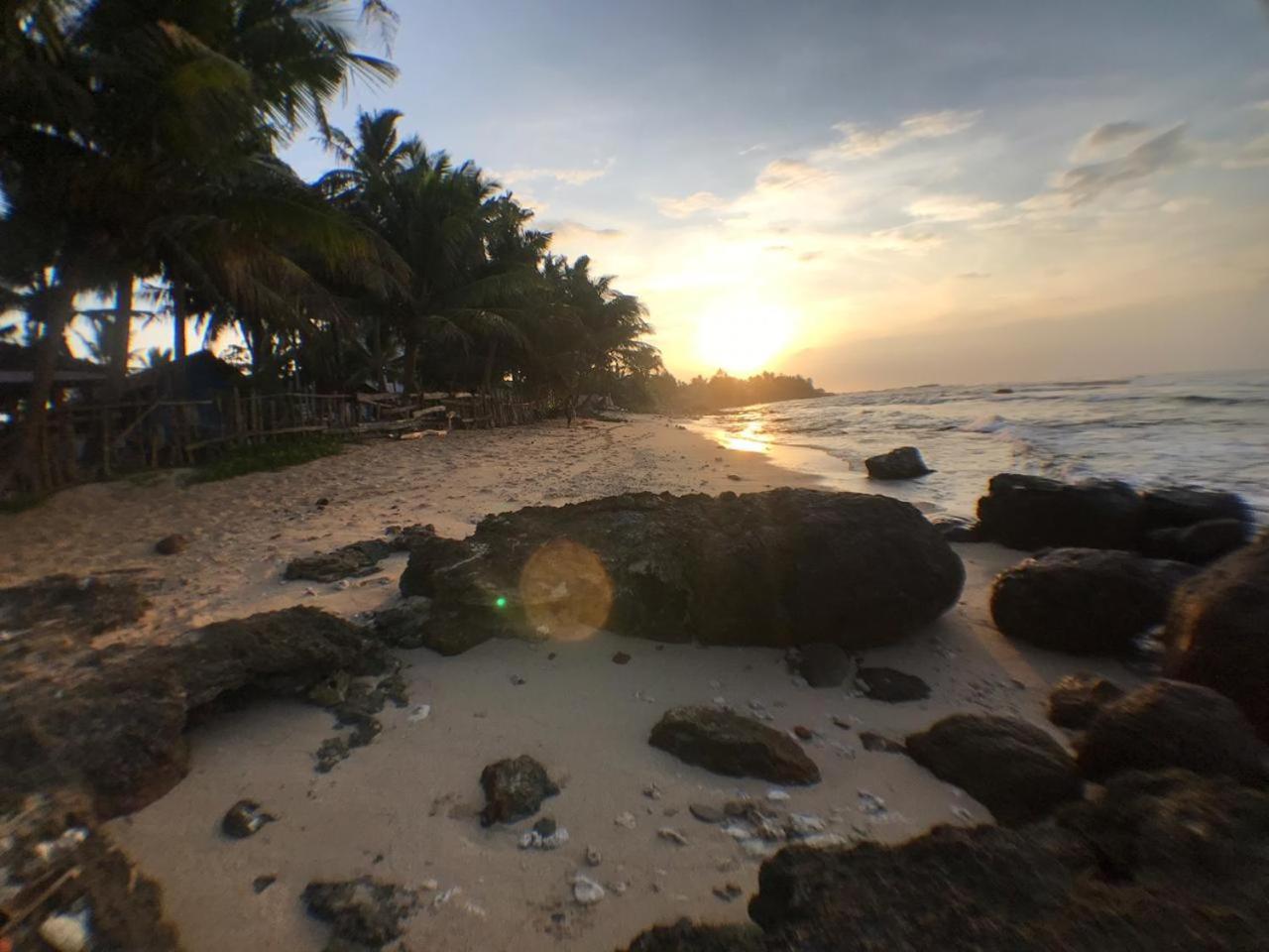 Ram'S Surfing Beach,Midigama Hotel Exterior photo